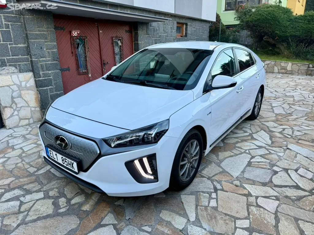 Hyundai Ioniq, 38,3 kWh 100KW STYLE 100% SOH